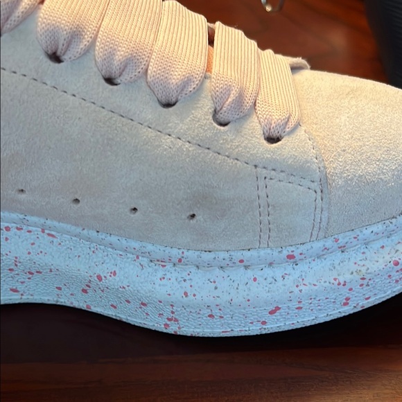 Alexander McQueen Women's Pink and Cream Sneakers - Picture 5 of 8